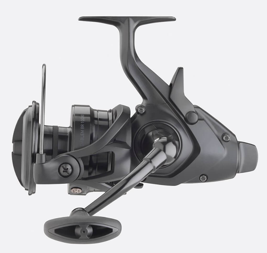 Navijak DAIWA 22 Emblem BR 10000